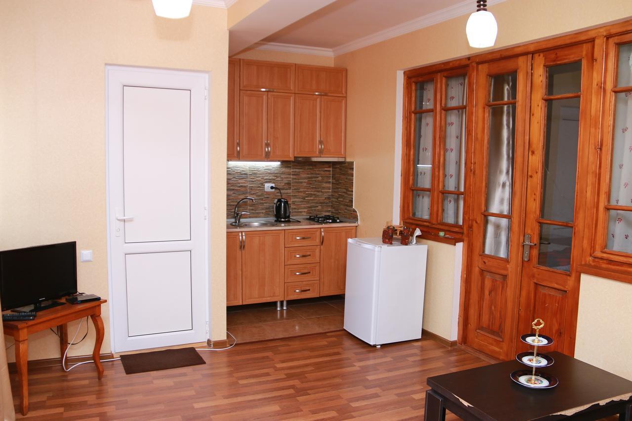 Apartment Nino Botanical Tiflis Exterior foto