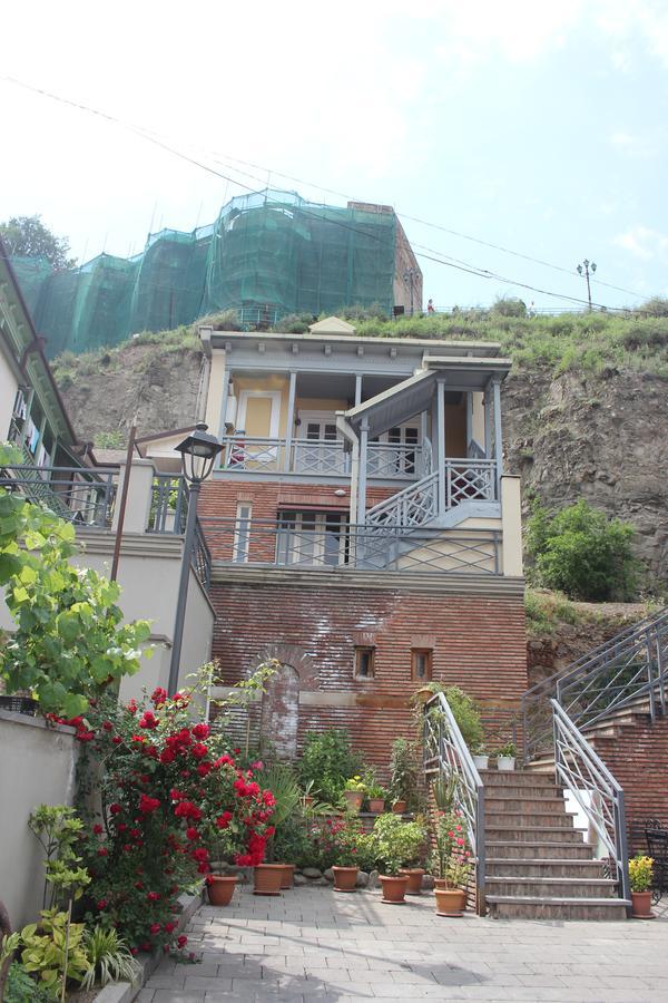 Apartment Nino Botanical Tiflis Exterior foto
