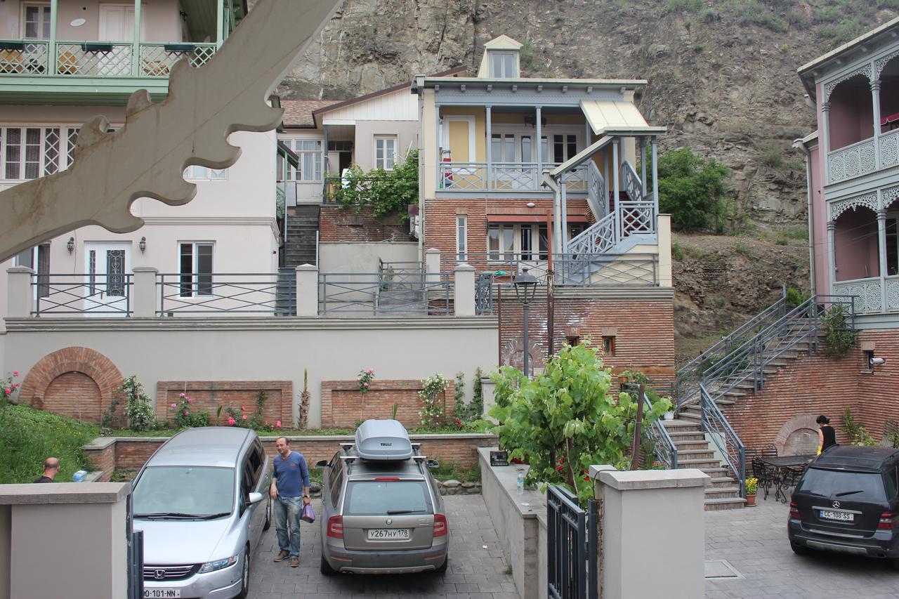 Apartment Nino Botanical Tiflis Exterior foto